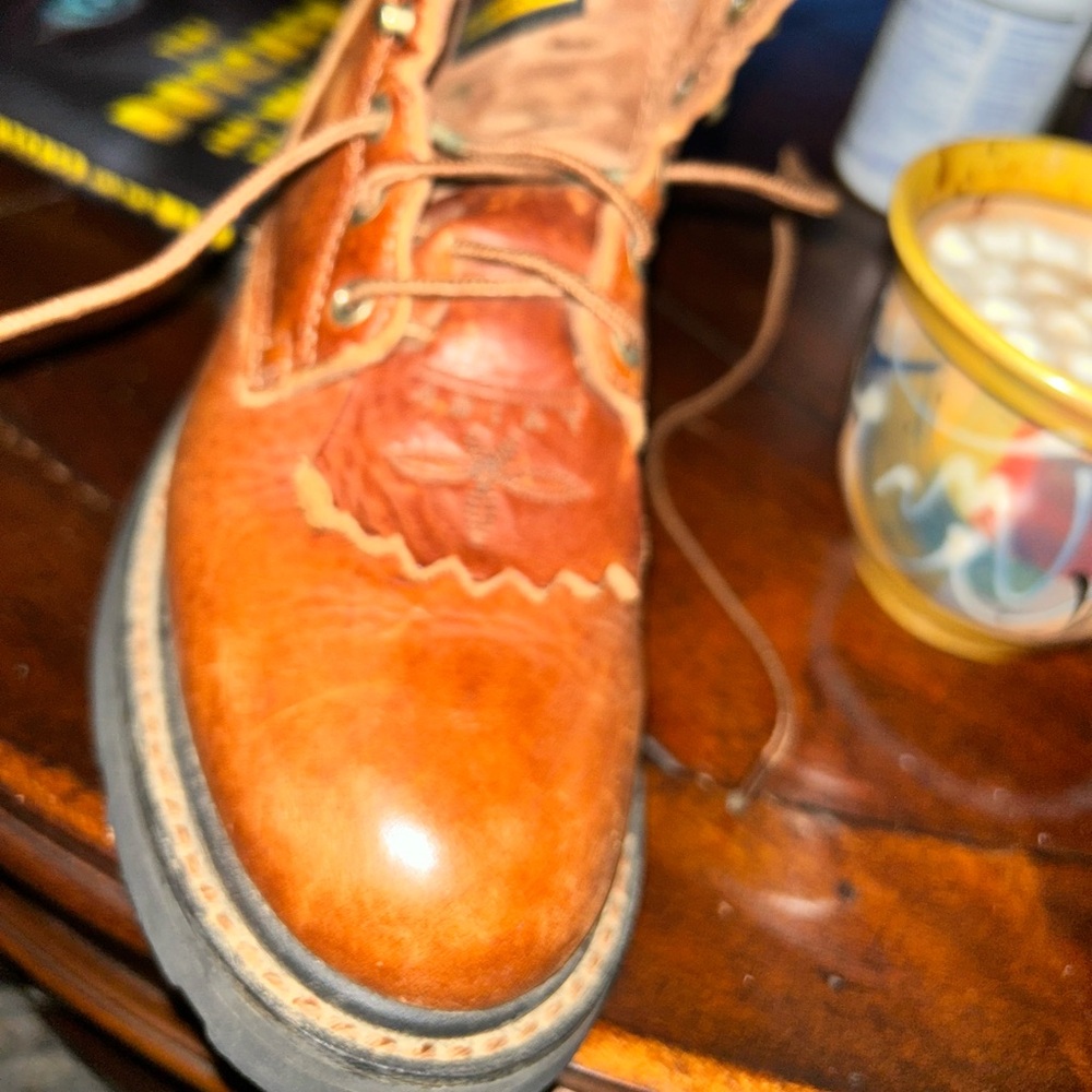 Ariat boots women’s size 6.50 used but good condition